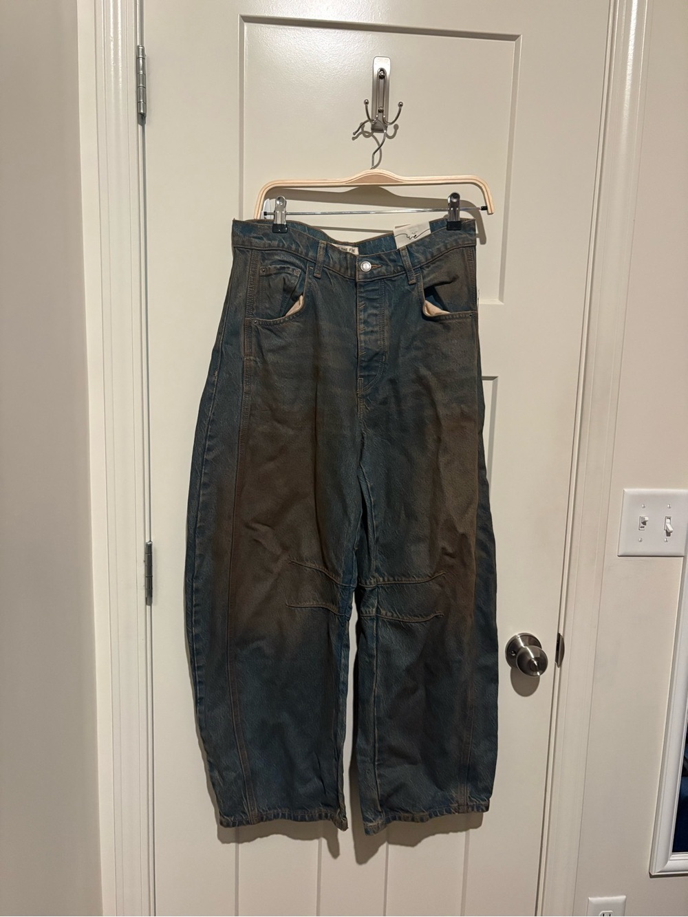 Free People Good Luck Mid-Rise Barrel-Leg Denim Jeans Lost In the Dessert 27 NWT - Picture 4 of 7